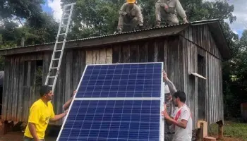 Energía de Misiones llevó electricidad a cuatro hogares rurales con paneles solares