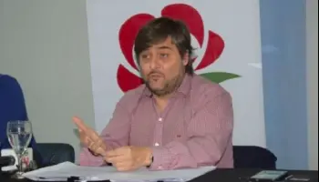 "Javier Milei quiere convertirnos en un Puerto Rico de Estados Unidos"