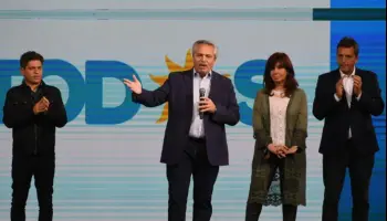 El peronismo se divide para hacerle el juego a Javier Milei