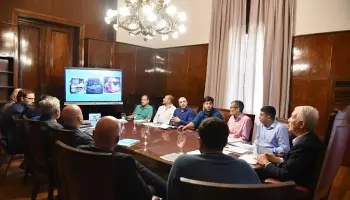 En La Plata, Julio Alak acelera la limpieza del parque automotor: Vehículos municipales fuera de servicio
