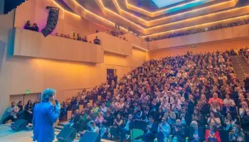 San Fernando apuesta a la cultura mientras Nación recorta: Andreotti inauguró el Teatro Otamendi