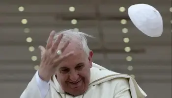 Cinco escenas inesperadas de Jorge Bergoglio como el Papa Francisco