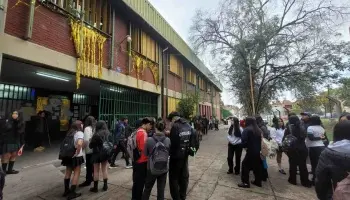 Jujuy: Estudiantes se plantan contra el abandono de la Escuela de Comercio N°3