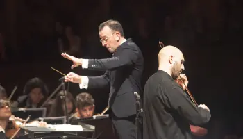 El Teatro Colón vibró con un concierto solidario para reconstruir la Orquesta Escuela de Ingeniero White