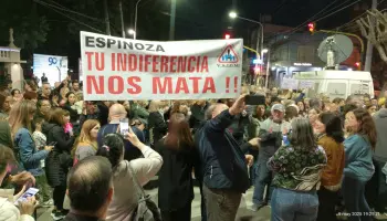 Con insultos hacia Fernando Espinoza, vecinos de Ramos Mejía se movilizaron contra la inseguridad