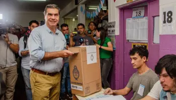 "El kirchnerismo y el macrismo fueron los grandes perdedores del superdomingo electoral"
