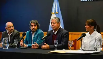 Neuquén: Rolando Figueroa tiene en mente remodelar el aeropuerto