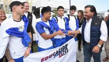 Salta: Gustavo Sáenz capitaliza con estudiantes un viaje a China financiado por una minera