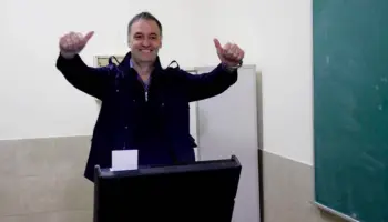 El rechazo a la política y Manuel Adorni, los preferidos