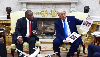 Donald Trump emboscó al presidente de Sudáfrica: "Fue una lección por desafiar la moneda estadounidense"