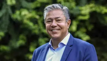 Neuquén: Rolando Figueroa fusiona áreas clave y pone a un hombre de confianza al frente