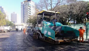 La Plata: “El adoquinado no es capricho, es patrimonio y herramienta ambiental en una ciudad inundable"