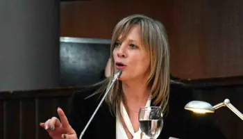 Crisis y realineamientos: El Frente Renovador chubutense se pliega al PJ tras la salida de Sandilo