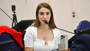 Agostina Villaggi: "Nos han robado el futuro, Gildo Infrán gobierna hace treinta años sin alternancia"