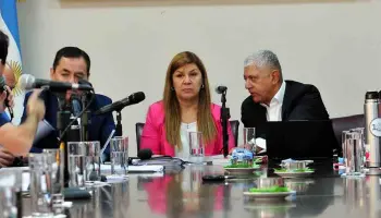 Sospechas, testaferros y una pileta millonaria en Neuquén: La Justicia cerca a Gloria Ruiz