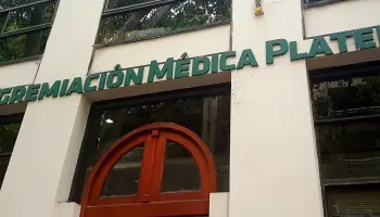 Tecnoadicciones en adolescentes en La Plata: ¿Cuándo el uso de pantallas se convierte en un problema?