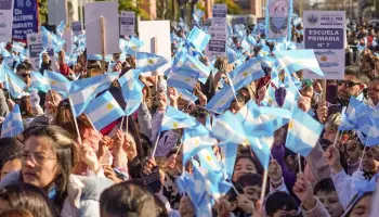 Merlo celebró el Día de la Bandera con más de 6.000 alumnos que juraron lealtad a la patria