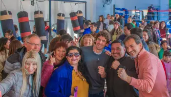 San Fernando: Juan Andreotti, con fondos municipales, inauguró el Polideportivo