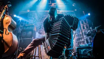 La Fernández Fierro: "El sonido ahora es más sintetizado, pero la estética sigue siendo la misma"