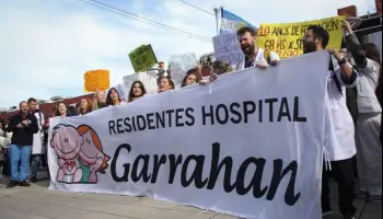 Residentes del Garrahan: “Quieren precarizar aún más nuestro trabajo con el sistema de becas”