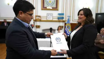 Santa Cruz cambia de rumbo en Salud: Lorena Ross asume en medio de una crisis estructural
