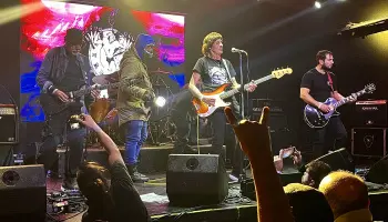 Lo viejo sirve: El Reloj y el aura de El Eternauta en The Roxy