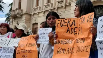 Docentes jujeños exigen al Gobierno nacional que intervenga en la crisis de ADEP
