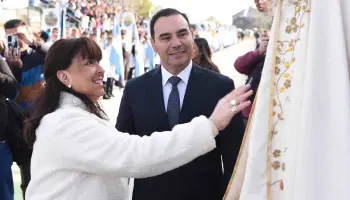 Gustavo Valdés volvió a Mercedes: Promesas de obras y reclamos políticos del gobernador correntino
