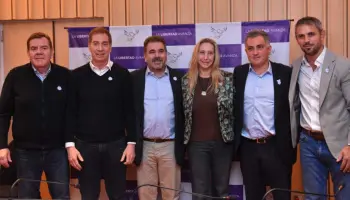 Acuerdo LLA - Pro: "Los pases de bloque no son por ideología, sino para sobrevivir políticamente"