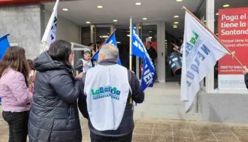 Denuncian “metodología de apriete” por cierres masivos de sucursales de Banco Santander en Neuquén