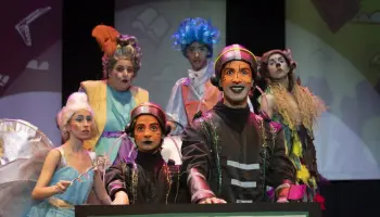 Cyborgs contra la fantasía: Una obra gratuita que conquista las vacaciones de invierno en La Plata