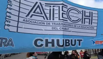 Docentes en pie de lucha: ATECH para tras el receso por considerar "degradado" el salario