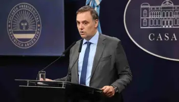 SADAIC lleva a Manuel Adorni a la Justicia: Lo acusan de difamación y exigen una retractación pública