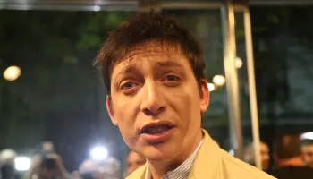 Denuncia: Un negocio de 78 millones de dólares vuelve a vincular a Santiago Caputo y Leonardo Scatturice