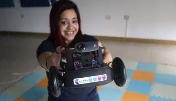 "Enseñar tecnología es una excusa para trabajar lo humano"