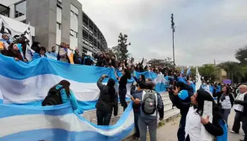 Paro docente en Jujuy: El gobierno responde con escuelas abiertas y servicios garantizados