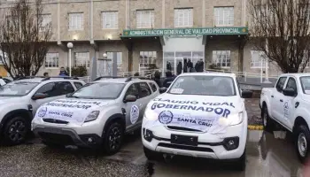 Santa Cruz: Claudio Vidal prohíbe a sus funcionarios usar vehículos oficiales los fines de semana