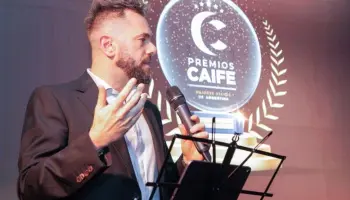 Publicidad y política en la era Milei: "Ya no importa qué piensa quién, importa el carisma"