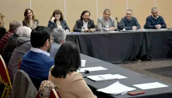 Gustavo Sáenz impulsa la salud pública en Salta y refuerza la presencia de especialistas en el interior