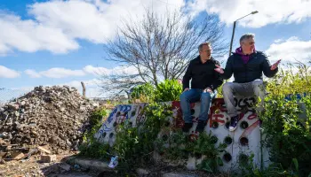 Diego Valenzuela llevó su campaña de La Libertad Avanza a Ituzaingó y apuntó contra el abandono urbano