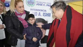 Mario Ishii refuerza la salud visual en José C. Paz: Más de 5 mil lentes gratuitos entregados