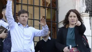 La caja negra de la comunicación bonaerense, sin control y con aprobación oficial