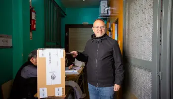 Valenzuela votó en Tres de Febrero: “Tengo un nuevo rol que ejerzo con orgullo y responsabilidad”