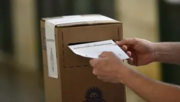 La Libertad Avanza denuncia irregularidades durante la jornada electoral: “Están rompiendo las boletas"
