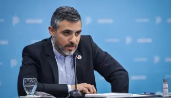 ARBA: Cristian Alexis Girard y su obsesión por comprar muebles nuevos con fondos del estado
