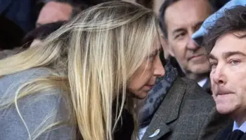 Javier Milei licitó medallas para sostener una extraña ley que lucha contra los hombres lobo