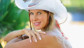 Quién es Karen Reichardt, la ex Playboy que podría encabezar la lista de Milei en PBA