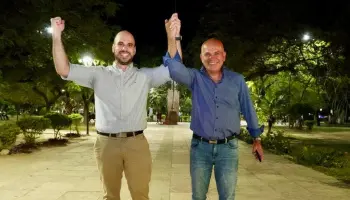 Chaco: Junto a sus asesores, el diputado Aldo Leiva atacó a trompadas a un camarógrafo