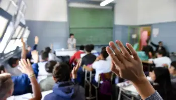 “Cuatro de cada diez jóvenes de los sectores más pobres no terminan el secundario”