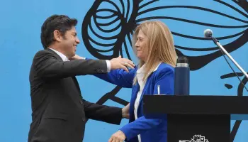 Verónica Magario: "El mejor homenaje es defender al pueblo argentino de este presidente"